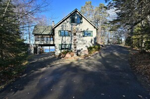 House, 4 Bedrooms | Exterior