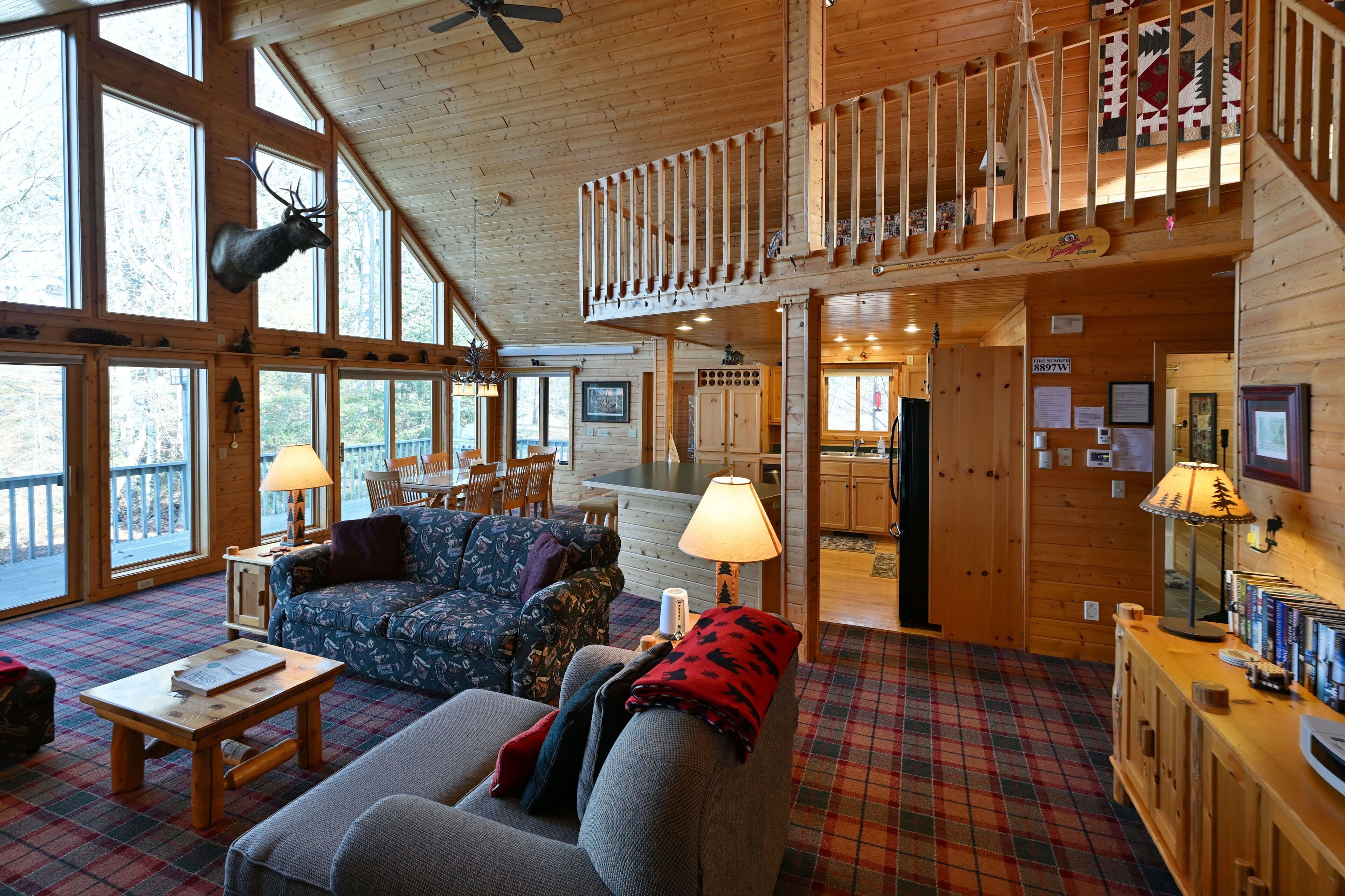 House, 4 Bedrooms | Living area