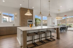 Casa, vários quartos | Cozinha privada | Geladeira, fogão, cafeteira/chaleira, torradeira