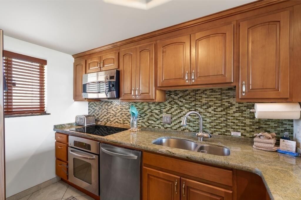 Condo, 2 Bedrooms | Private kitchen | Coffee/tea maker, fridge, oven, toaster