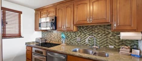Condo, 2 Bedrooms | Private kitchen