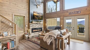 House, 2 Bedrooms | Living area | Smart TV