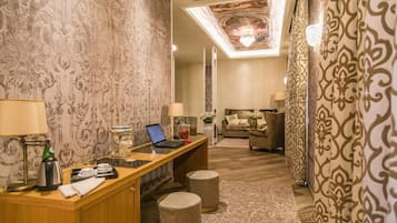 Deluxe-svíta - einkasundlaug - sjávarsýn | Að innan