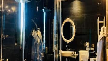 Phòng đôi cơ bản, quang cảnh vườn | Phòng tắm | Áo choàng tắm, dép đi trong nhà