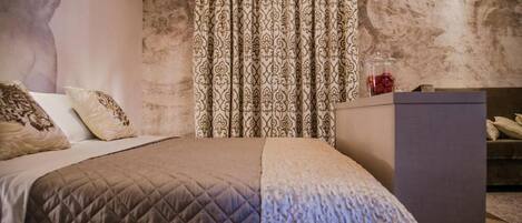Deluxe Double Room, Terrace, Garden View