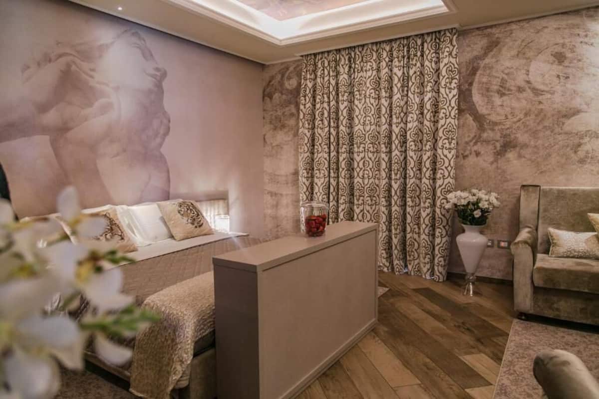 Deluxe Double Room, Courtyard View | In-room safe, blackout drapes, soundproofing, WiFi (free)