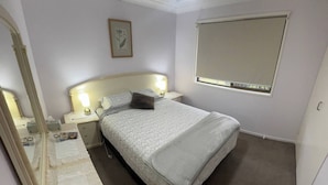 Unclassified image, 3 of 17, button - Room-cozy Quiet Beach Room R1 (Brisbane)