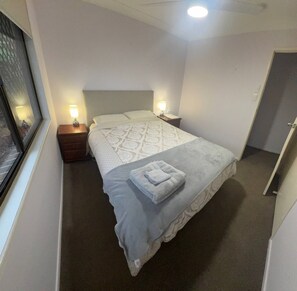 Room, 1 Bedroom, Accessible, Smoking - Room-cozy Quiet Beach Room R2 (Brisbane)