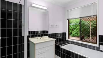 Room, 1 Bedroom, Accessible, Smoking | Bathroom