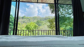 Huone, 1 makuuhuone, tupakointi sallittu, terassi | Parveke