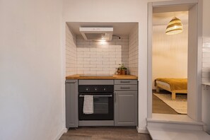 Classic-Stadtwohnung, Gartenblick | Eigene Küche | Mini-Kühlschrank, Mikrowelle, Herdplatte, Geschirrspüler