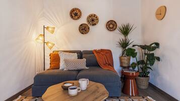 Classic Townhome, Garden View | Living area