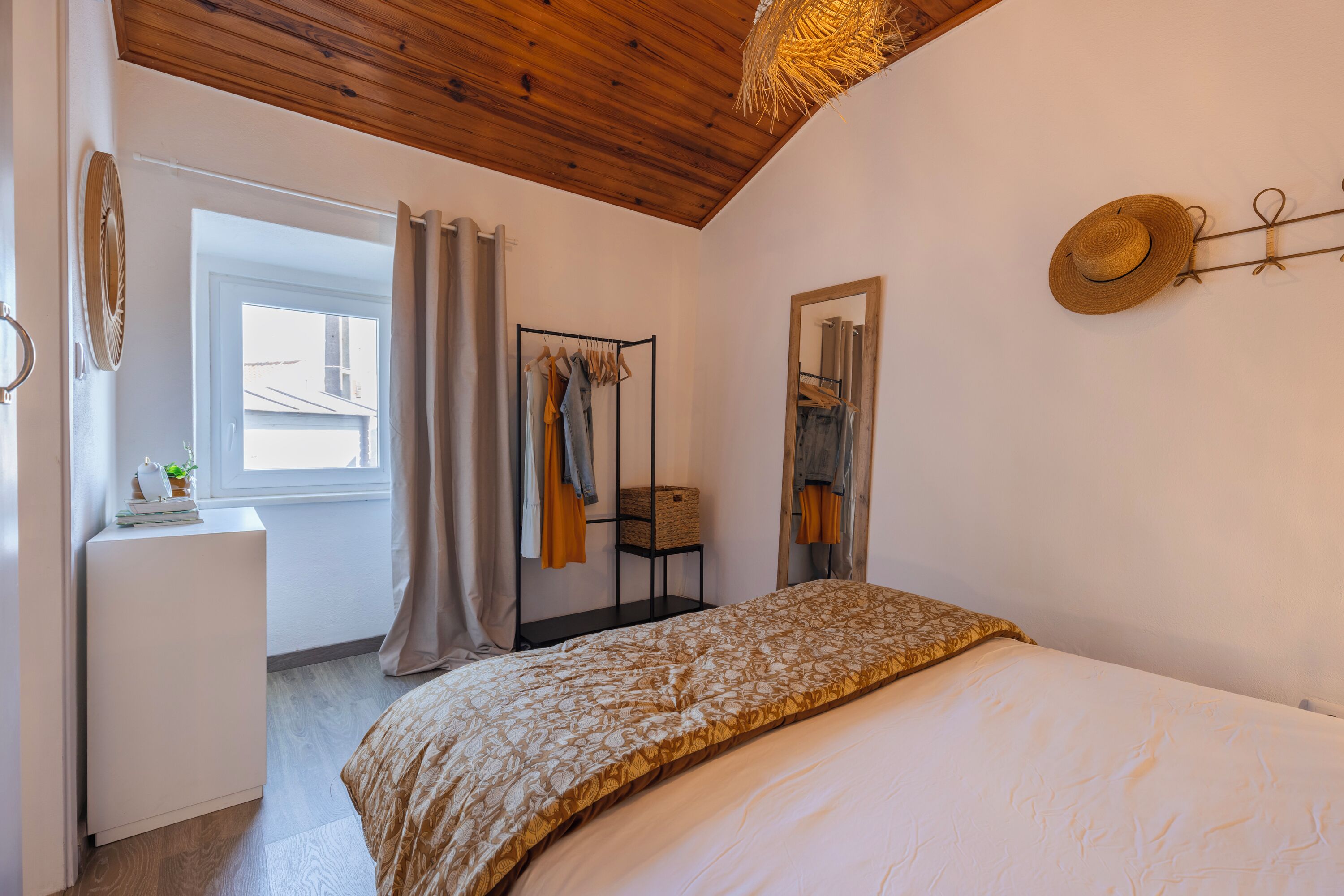 Classic Townhome, Garden View | Iron/ironing board, free WiFi