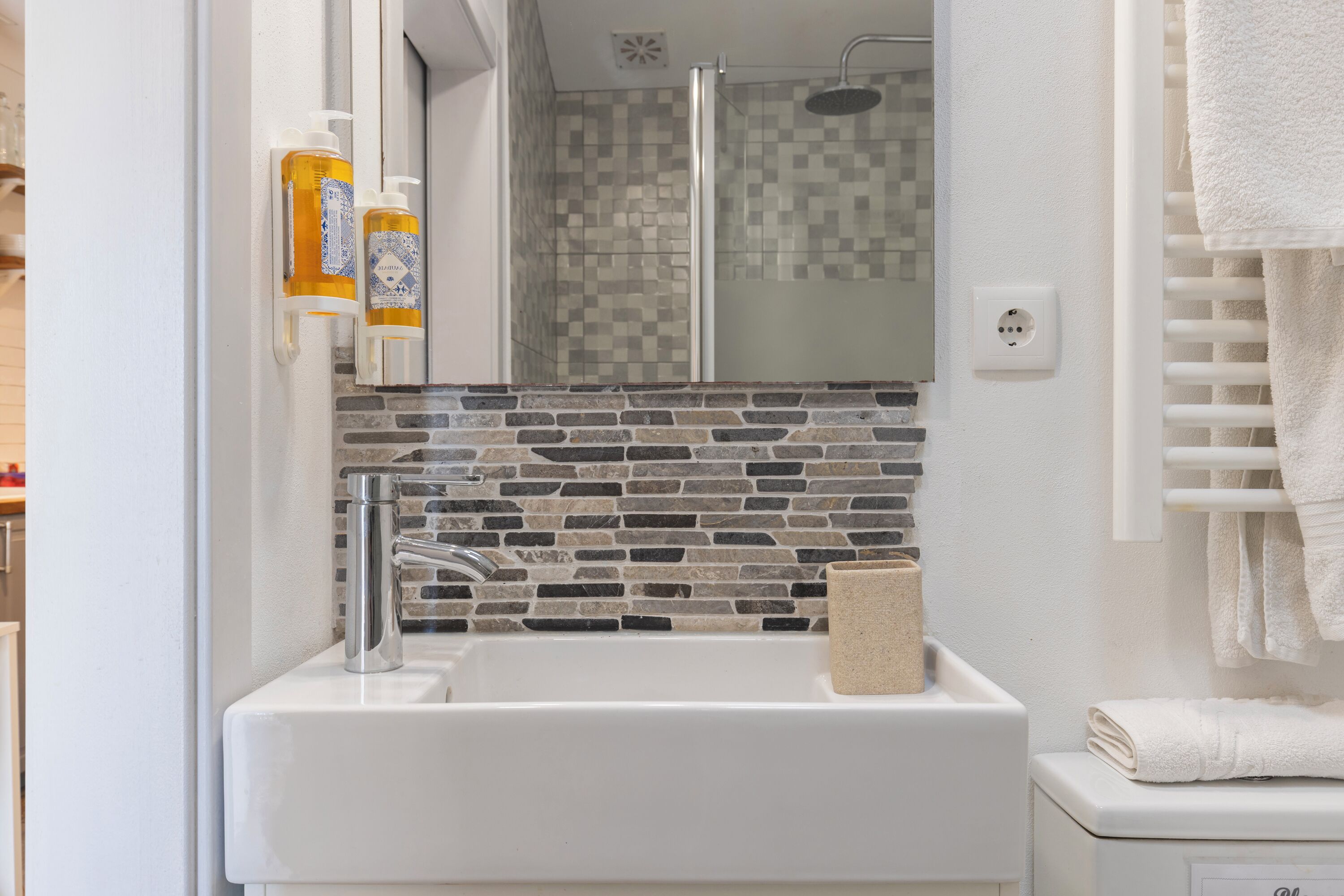 Classic Townhome, Garden View | Bathroom | Shower, hair dryer, towels, soap