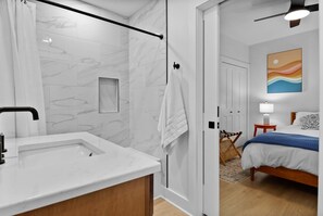 3 chambres, fer et planche à repasser, accès Internet, draps fournis