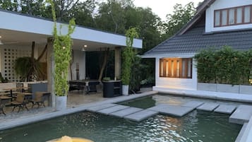 Luxury Villa | Pool | Outdoor pool