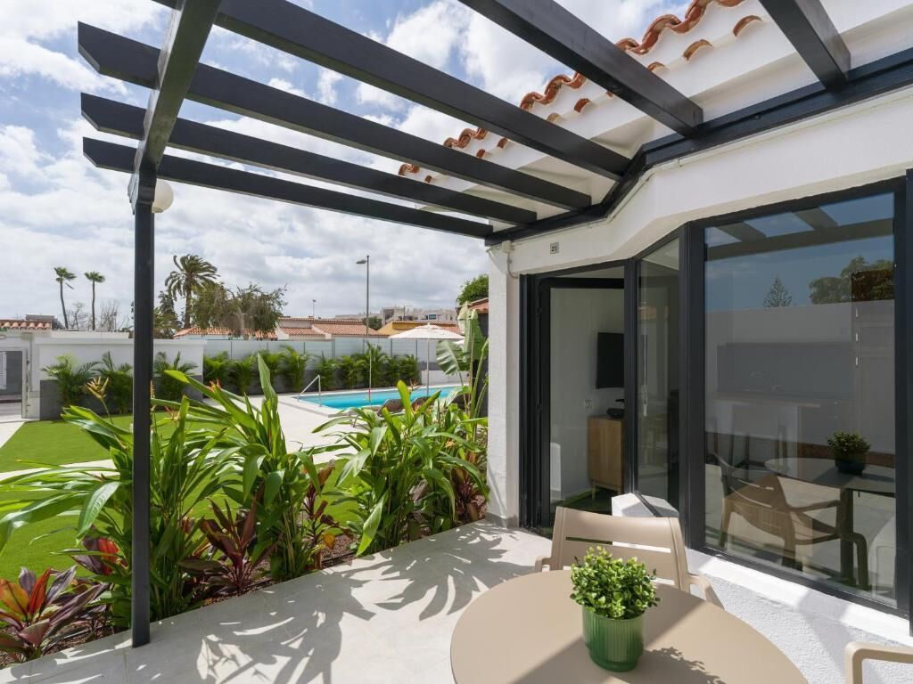 Bungalow, Garden View | Outdoor dining