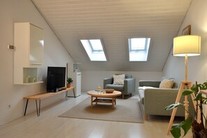 Living area - Renovated apartment with a view of the Rhine (Murg)