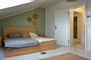 Iron/ironing board, internet, bed sheets - Renovated apartment with a view of the Rhine (Murg)