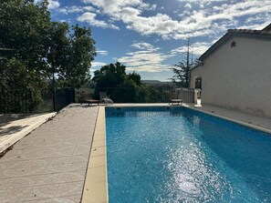 Outdoor pool - La Prairie 15p, pool, table tennis, view and garden (Saint-Christol-lez-Alès)