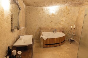 Deluxe Suite | Bilik Mandi | Pengering rambut, tuala disediakan