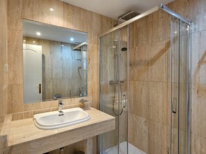 Shower, hair dryer, bidet - Los Patios de Santa Maria Golf, Elviria (Marbella)