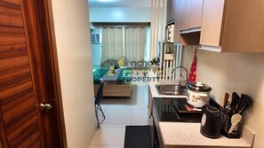 Interior - A studio unit that can fit of up to 4 pax (Cebu City)