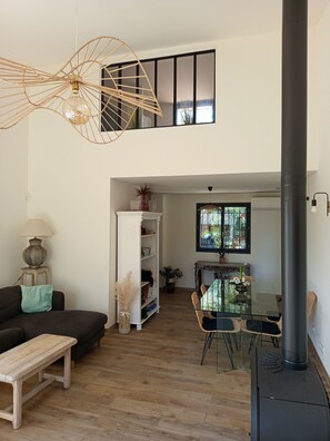 Living area - Villa Isabelle LEDOGAR (Saint-Paul-en-Forêt)