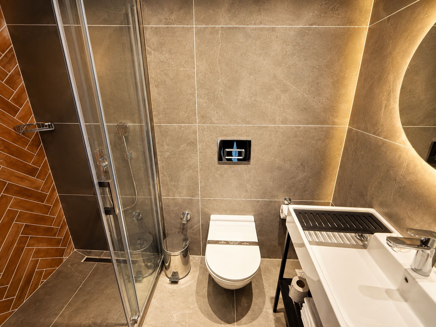 Deluxe Room with Galata Tower View | Bilik Mandi | Pengering rambut, bidet, tuala disediakan, sabun 
