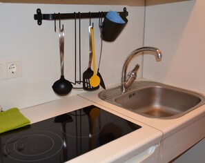 Four à micro-ondes, surface de cuisson