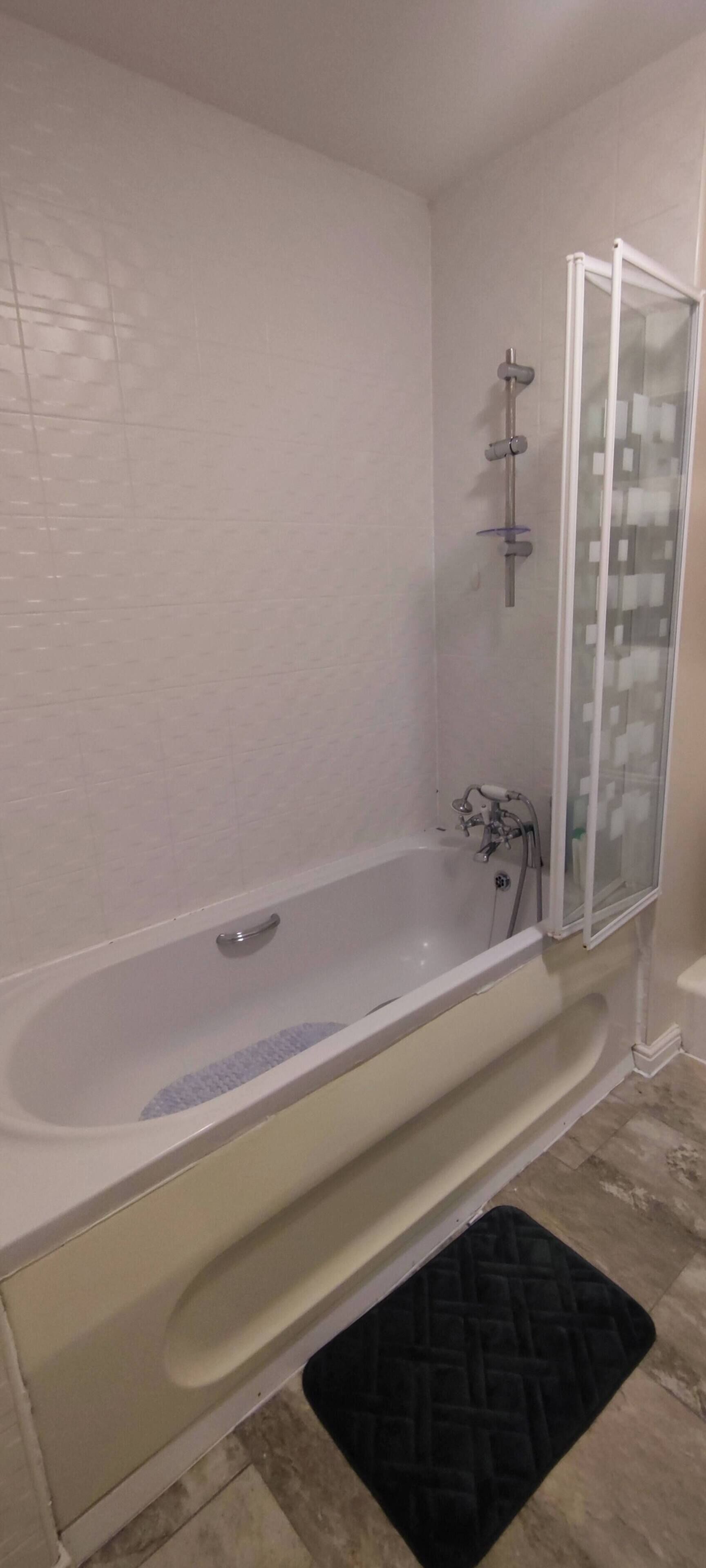House, 3 Bedrooms | Bathroom
