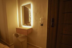 Deluxe Quadruple Room, City View | Bahagian dalam