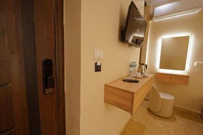 Superior Double Room, 1 Queen Bed, Air conditioning, Garden View | Interior - Sydney Hotel (Cairo)