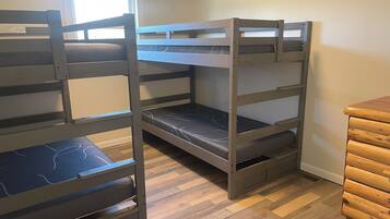 3 bedrooms, bed sheets