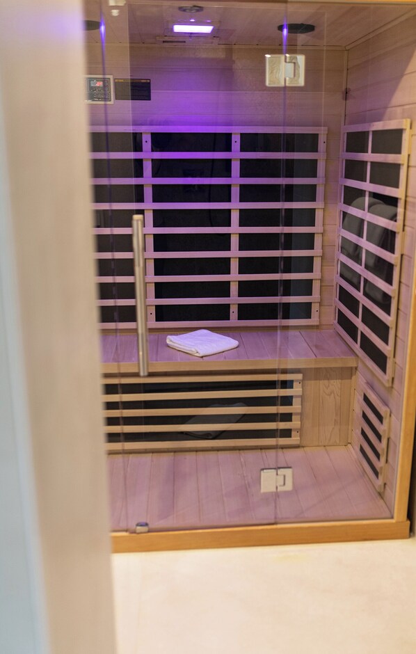 Studio mit Infrarotkabine und Veranda | 施設の敷地