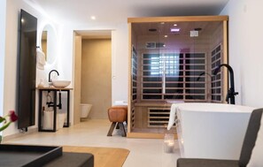 Studio mit Infrarotkabine und Terrasse | Banheiro