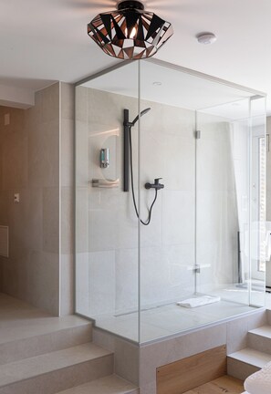 Doppelzimmer mit Terrasse | Badezimmer