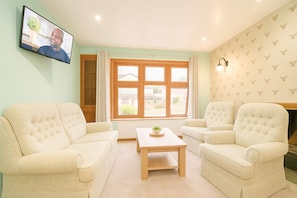 Superior Quadruple Room | Interior - Ben View Guest House (Fort William)