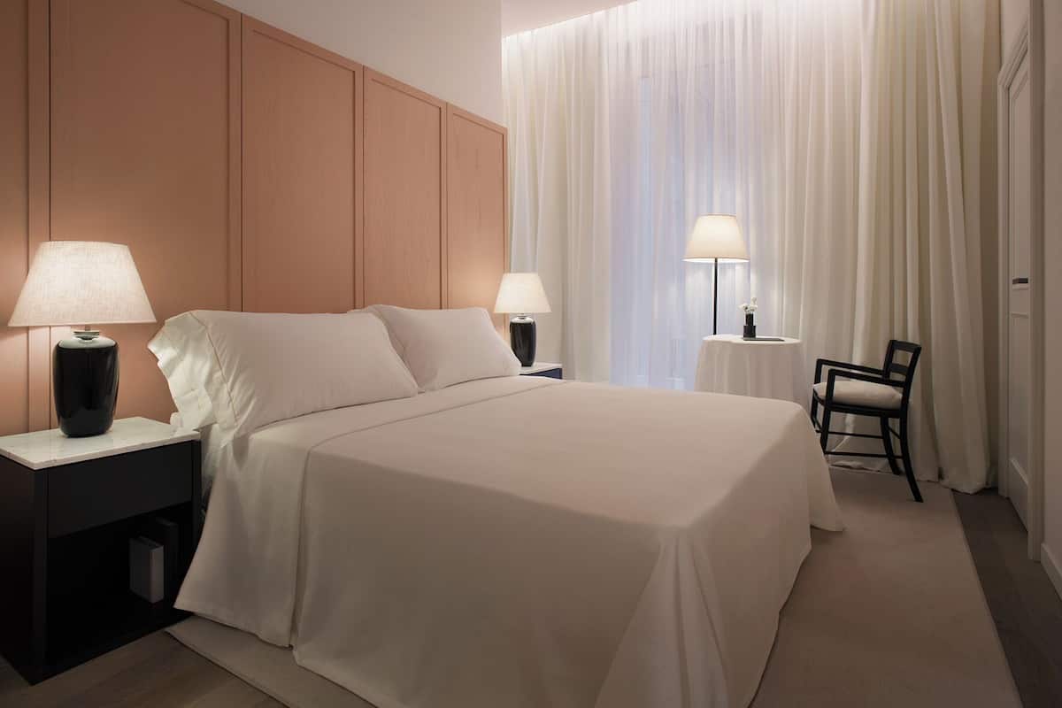 經典雙人房 | 客房內保險箱、筆電工作空間、遮光布/窗簾、隔音