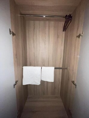 Room, 1 Bedroom, Smoking, Hot Tub | Bathroom - Room-double Room With Garden View (Drogheda)