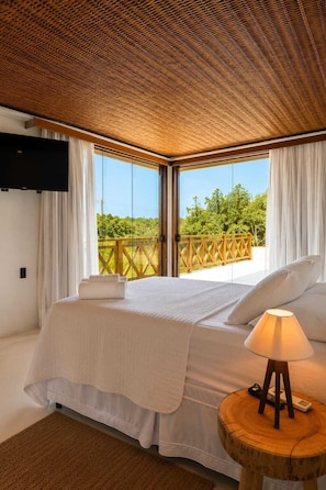 Deluxe suite, 1 slaapkamer, terras, uitzicht op zwembad | Fitness op de kamer
