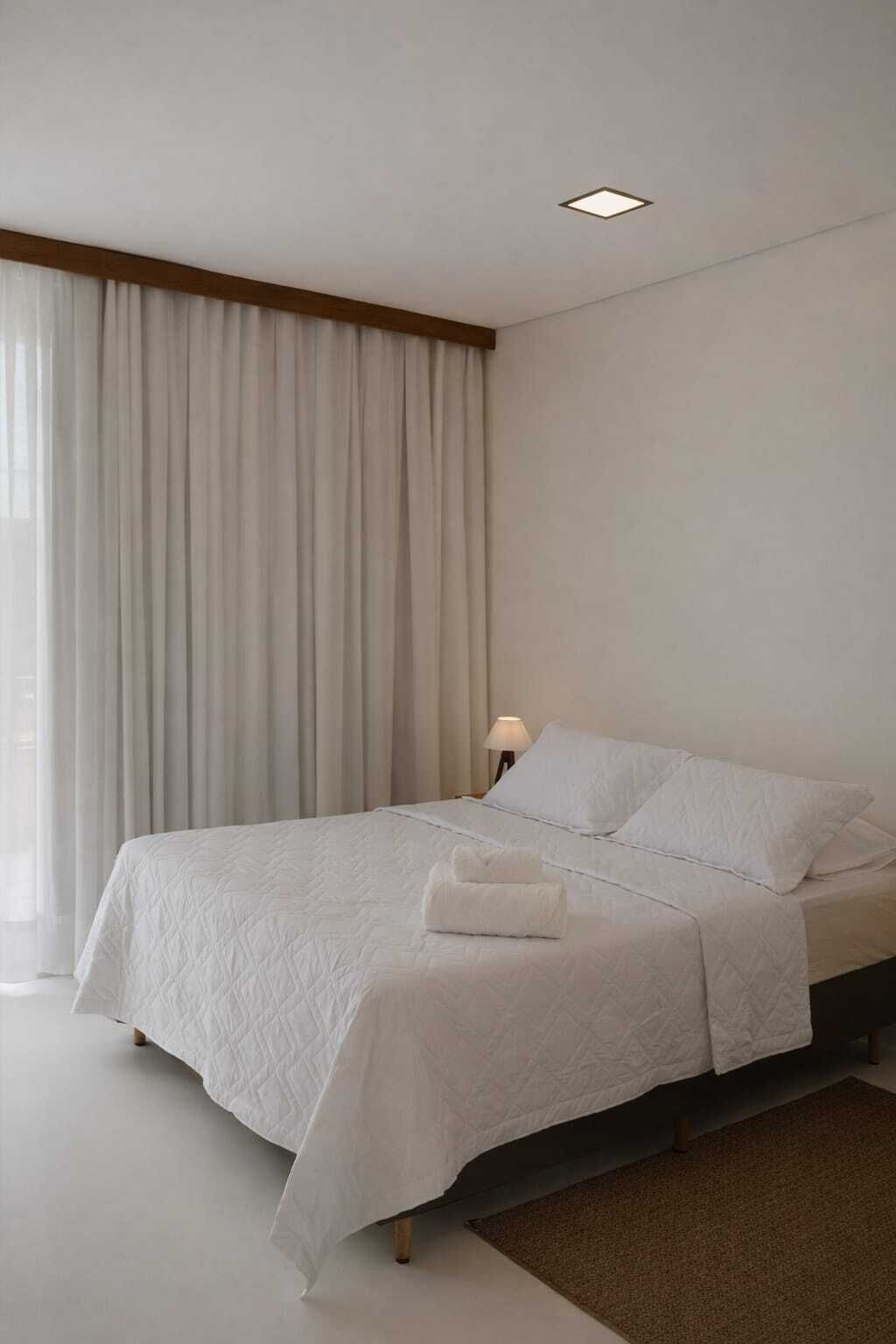 Literie de qualité supérieure, surmatelas, minibar, rideaux occultants