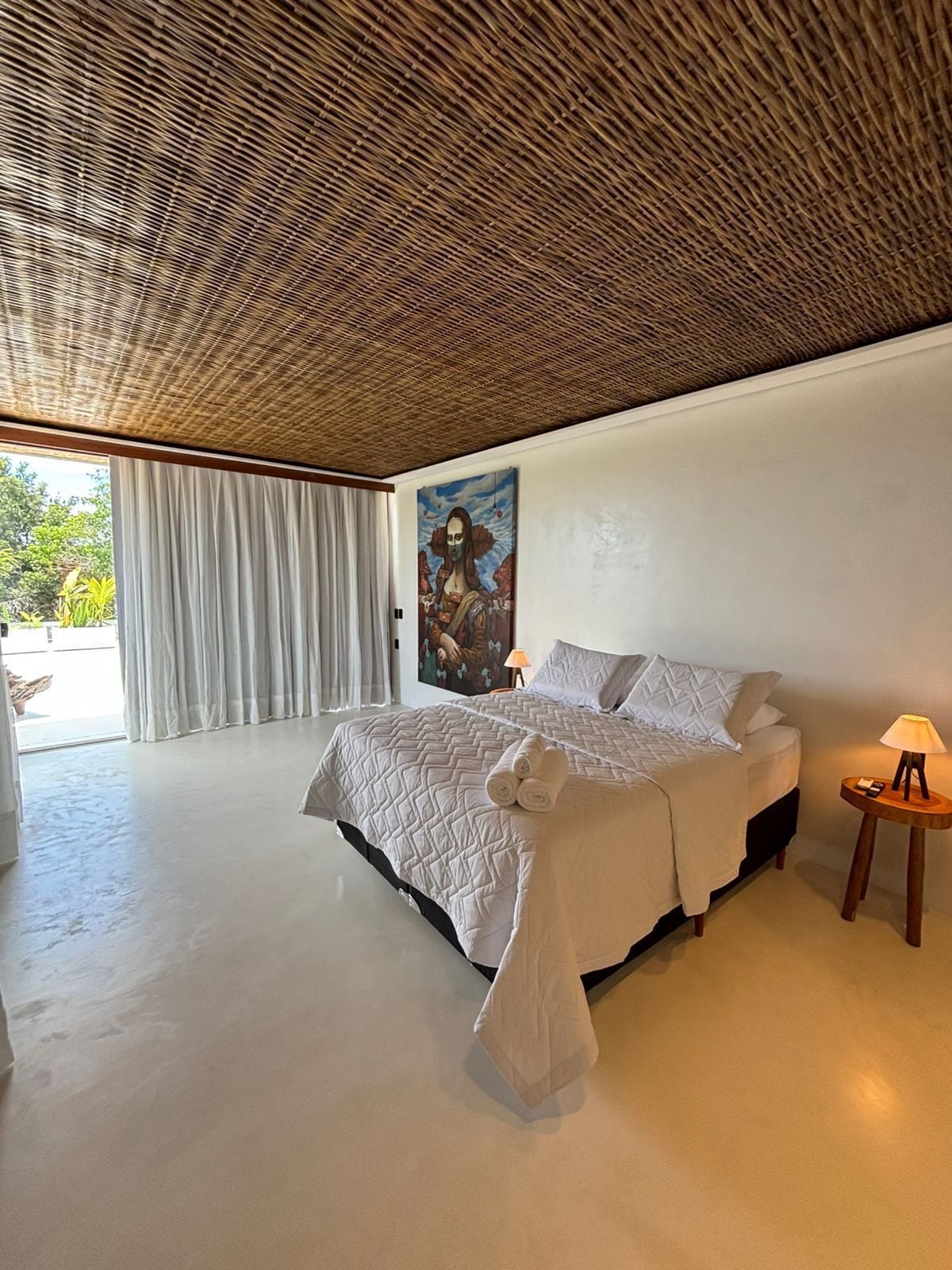 Dobbelt- eller tomannsrom – deluxe, 1 soverom, terrasse, bassengutsikt | Blendingsgardiner, strykejern/-brett og wi-fi (inkludert)