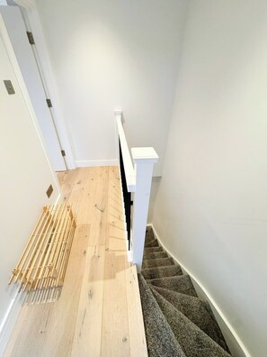 Interior - Stylish Penthouse in Willesden, Scrubs Lane (London)