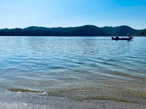 Miscellaneous - The Little Lake House - Sunrise Views - 5 min Walk/1 min Drive to Boat Ramp (Smithville)