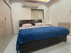 2 bedrooms, WiFi - Modern & Cozy 2BHK, 2ACs, Fully Furnished, Near IT-Hub (Hyderabad)