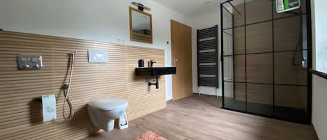 Shower, towels