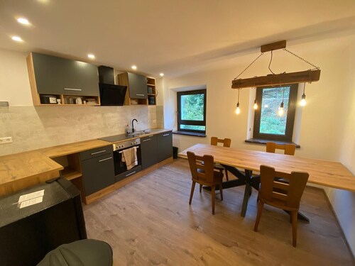 Apartment Unit 4 mit Bergblick, Privatgarten und Wlan