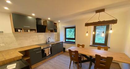 Apartment Unit 4 mit Bergblick, Privatgarten und Wlan