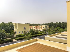 Exterior - The Urban Retreat Elegant 3BR Townhouse  (Dubai)